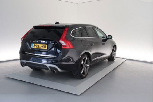 Volvo V60 - D6 AWD Plug-In Hybrid R-Design Halftarief wegenbelasting Hybrid Techonogy / Winter Line - 1