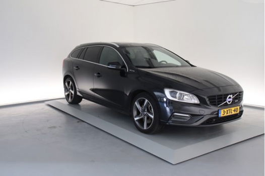 Volvo V60 - D6 AWD Plug-In Hybrid R-Design Halftarief wegenbelasting Hybrid Techonogy / Winter Line - 1