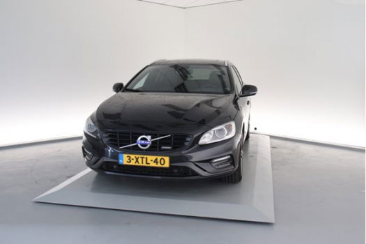 Volvo V60 - D6 AWD Plug-In Hybrid R-Design Halftarief wegenbelasting Hybrid Techonogy / Winter Line - 1