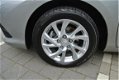 Toyota Auris - 1.8 Hybrid 136pk CVT Aspiration Business - 1 - Thumbnail