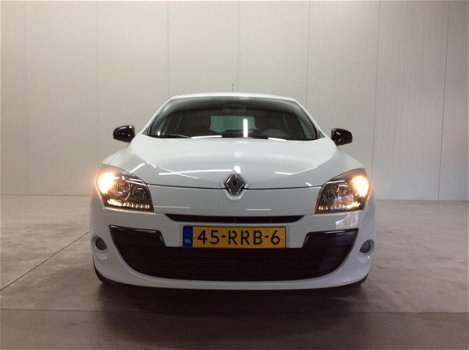 Renault Mégane - 2.0 16V 140 CVT HB Parisienne - 1