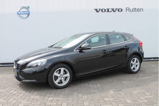 Volvo V40 - T2 120PK Momentum/ Navigatie/ Parkeer sensoren/ Climate Control - 1