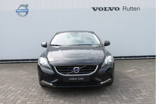 Volvo V40 - T2 120PK Momentum/ Navigatie/ Parkeer sensoren/ Climate Control - 1