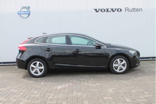 Volvo V40 - T2 120PK Momentum/ Navigatie/ Parkeer sensoren/ Climate Control - 1