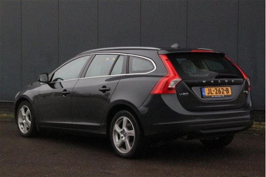 Volvo V60 - 1.6 DRIVe Summum Navigatie/Parkeersensor/Leer/Lmv 17