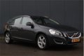 Volvo V60 - 1.6 DRIVe Summum Navigatie/Parkeersensor/Leer/Lmv 17