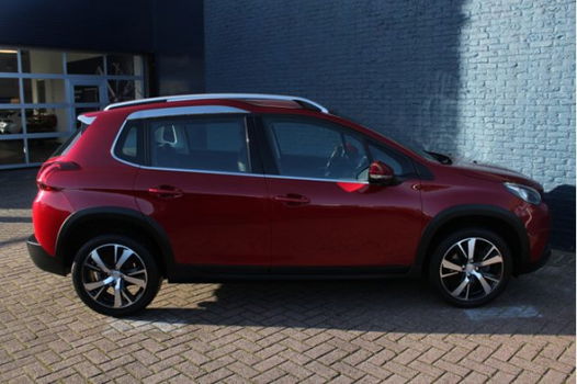 Peugeot 2008 - SUV 1.2 PureTech 110pk Allure | Navigatie | Camera | 17