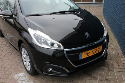 Peugeot 208 - 5drs 1.2 PureTech Blue Lion | Navigatie | Parkeersensoren | Trekhaak | - 1