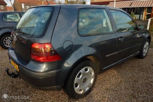 Volkswagen Golf - 1.6-16V - 1