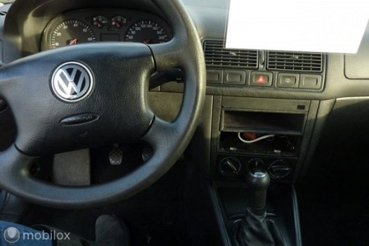 Volkswagen Golf - 1.6-16V - 1