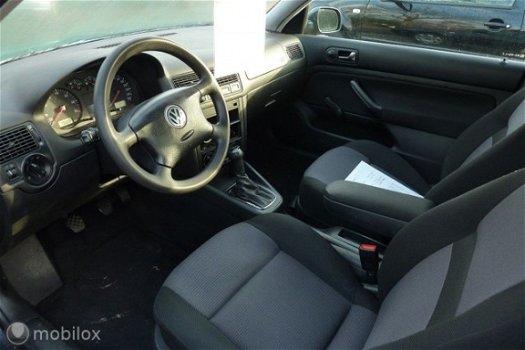 Volkswagen Golf - 1.6-16V - 1