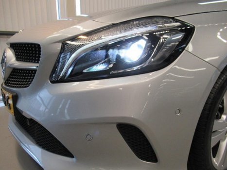 Mercedes-Benz A-klasse - 180 Ambition 17''/Standkachel/COMAND Online Navigatie/PDC v+a/Trekhaak/LED - 1