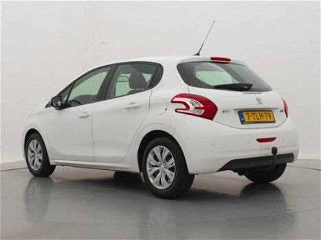 Peugeot 208 - 1.2 82pk Envy | Navigatie | Climate Control | Parkeersensoren | Trekhaak | - 1