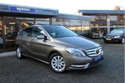 Mercedes-Benz B-klasse - 200 AMBITION 7G AUTOMAAT PANORANADAK NAVI LEDER XENON ELECTR STOELEN - 1