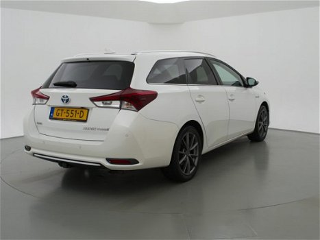 Toyota Auris Touring Sports - 1.8 HYBRID EXECUTIVE + LEDER / STOELVERW. / AFN. TREKHAAK / CAMERA / L - 1