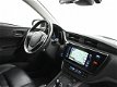 Toyota Auris Touring Sports - 1.8 HYBRID EXECUTIVE + LEDER / STOELVERW. / AFN. TREKHAAK / CAMERA / L - 1 - Thumbnail