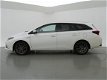 Toyota Auris Touring Sports - 1.8 HYBRID EXECUTIVE + LEDER / STOELVERW. / AFN. TREKHAAK / CAMERA / L - 1 - Thumbnail