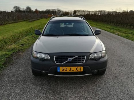 Volvo V70 Cross Country - 2.4 T Geartr. Comf. Automaat Trekhaak - 1