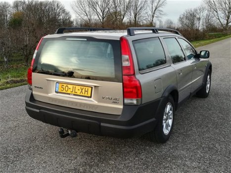 Volvo V70 Cross Country - 2.4 T Geartr. Comf. Automaat Trekhaak - 1