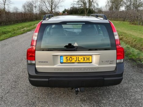 Volvo V70 Cross Country - 2.4 T Geartr. Comf. Automaat Trekhaak - 1