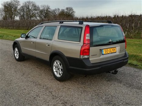 Volvo V70 Cross Country - 2.4 T Geartr. Comf. Automaat Trekhaak - 1