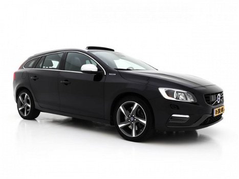 Volvo V60 - 2.4 D6 AWD Plug-In Hybrid R-Design *MODEL2015+XENON+SUNROOF+LEDER+NAVI+PDC+ECC+CRUISE - 1