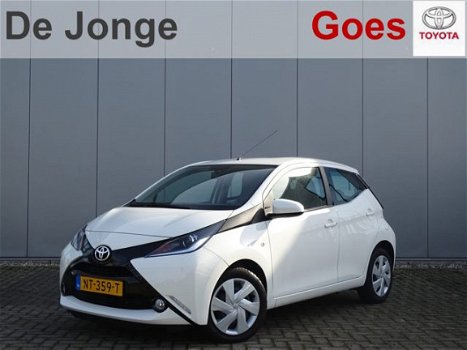 Toyota Aygo - 1.0 VVT-i x-play | Airco | CDV | Parkeercamera - 1