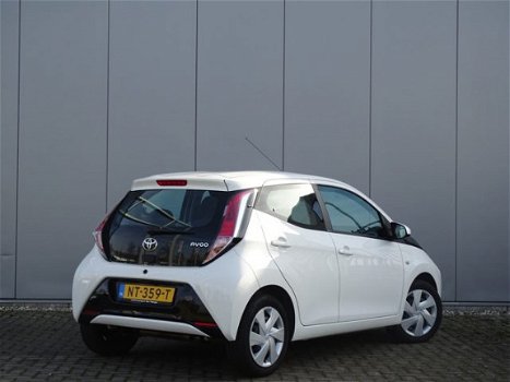 Toyota Aygo - 1.0 VVT-i x-play | Airco | CDV | Parkeercamera - 1