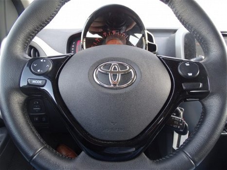 Toyota Aygo - 1.0 VVT-i x-play | Airco | CDV | Parkeercamera - 1