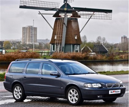 Volvo V70 - 2.4 Dealer auto, Youngtimer, BTW auto - 1