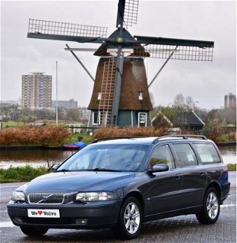 Volvo V70 - 2.4 Dealer auto, Youngtimer, BTW auto - 1