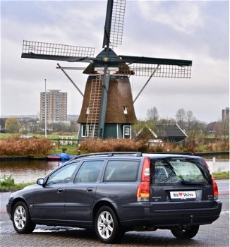 Volvo V70 - 2.4 Dealer auto, Youngtimer, BTW auto - 1