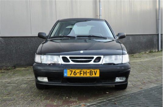 Saab 9-3 - 2.0t goede staat in de luxe SE-uitvoering met lederen bekleding en nieuwe apk EINDEJAARSK - 1