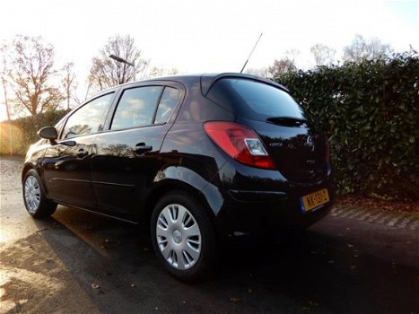 Opel Corsa - 1.2-16V Business voorzien van airco en cruise control - 1