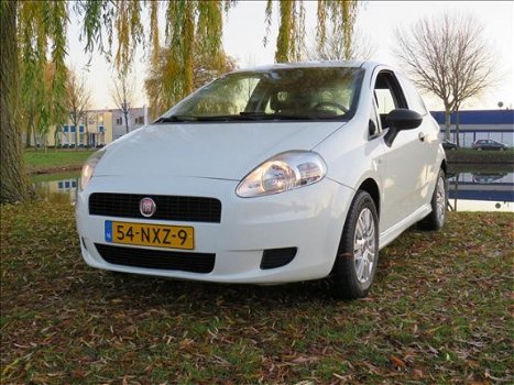 Fiat Grande Punto - 1.3 M-Jet Actual *NL-AUTO* ZEER ZUINIG & BETROUWBAAR - 1