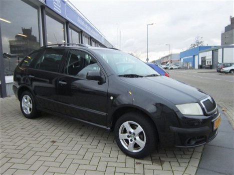 Skoda Fabia Combi - 1.4-16V Elegance - 1