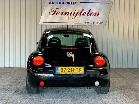 Volkswagen New Beetle - 2.0 Highline - 1