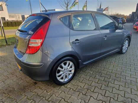 Hyundai i30 - 1.6i i-Motion Business - 1