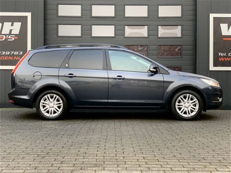 Ford Focus Wagon - 1.6 GHIA - CLIMATE/CRUISE CONTROL - LMV - 1