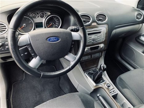 Ford Focus Wagon - 1.6 GHIA - CLIMATE/CRUISE CONTROL - LMV - 1