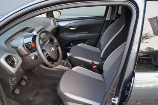 Toyota Aygo - 1.0 VVT-i x-joy | X-Beat Audio | Apple carplay / Android auto - 1