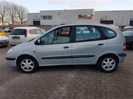 Renault Scénic - 1.6-16V RXT AUTOMAAT Perfect rijdende Scenic AUTOMAAT, Leer, Clima enz. APK 18-07-2 - 1