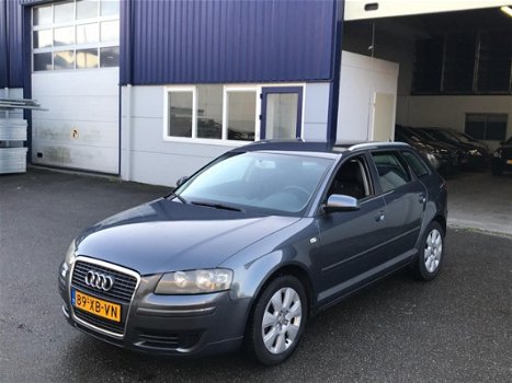 Audi A3 Sportback - 1.6 Attraction Nieuwe db.riem/ 5 Deur/ NAP - 1