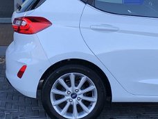 Ford Fiesta - 1.0 EcoBoost Titanium | Navigatie | Parkeersensoren voor en achter | Lichtmetalen velg