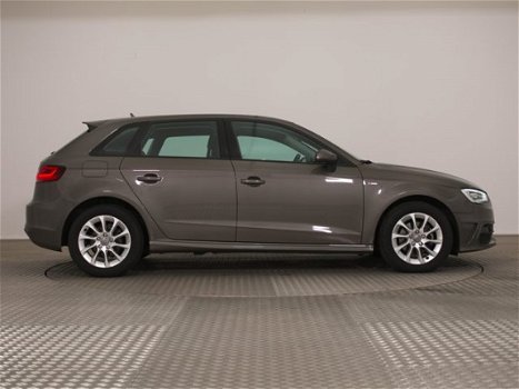 Audi A3 Sportback - 1.6 TDi Adrenalin S-Line ECC NAV XENON CRUISE LMV 16'' - 1