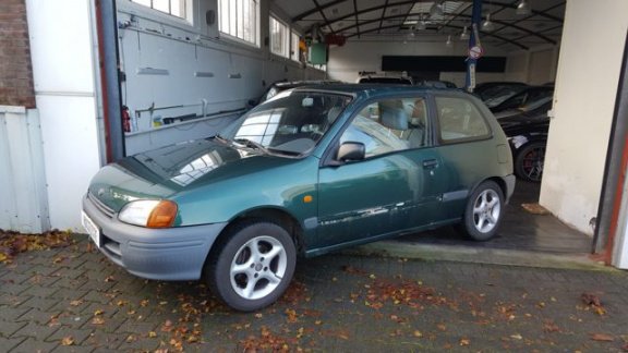 Toyota Starlet - 1.3-16V Rijd zeer goed Neet mooiste wel beste - 1