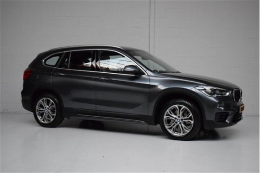 BMW X1 - 1.8d 150PK sDrive High Executive Sport LEDER/NAP/GROOT-NAVI - 1