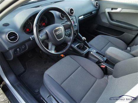 Audi A3 Sportback - 1.6 FSI Attraction - 1