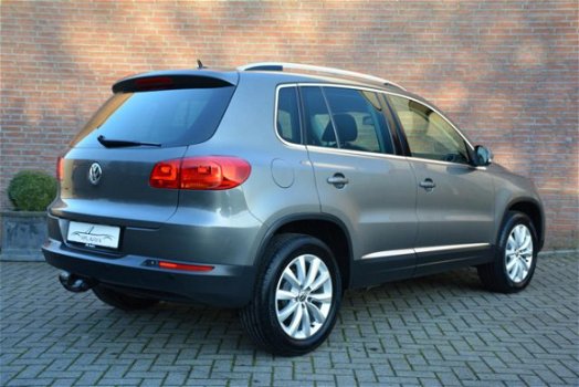 Volkswagen Tiguan - 1.4 TSI 160pk Sport&Style * Bi Xenon * ECC * Zwenktrekhaak * Alcantara * 17