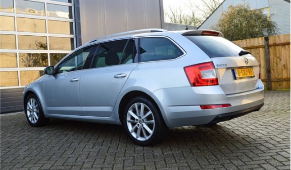 Skoda Octavia - 1.4T 140pk AUT Elegance Business Origineel NL - 1